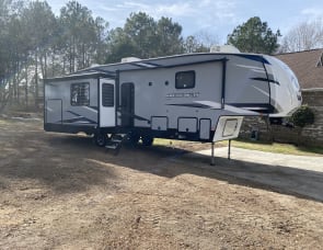 Forest River RV Cherokee Arctic Wolf 3550 Suite