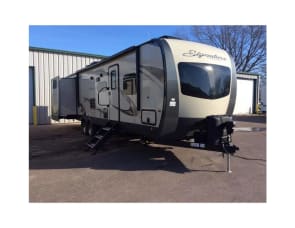 Forest River RV Rockwood Signature Ultra Lite 8326BH