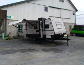 Coachman Viking 17 Bh. Sleeps 5!