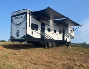Forest River RV Vengeance Rogue Armored VGF371A13