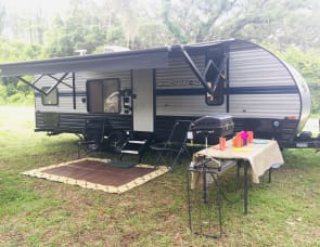 Clean 2019 Bunkhouse, everything included!