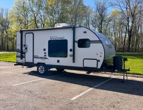 Forest River RV Cherokee Wolf Pup Black Label 16HEBL