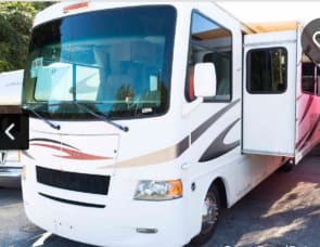 Four Winds RV Hurricane 32A