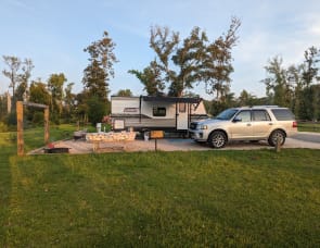 Dutchmen RV Coleman Lantern LT Series 18BH