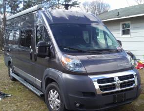 2017 winnebego travato
