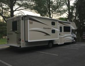 2015 Winnebago Minnie Winnie 31H