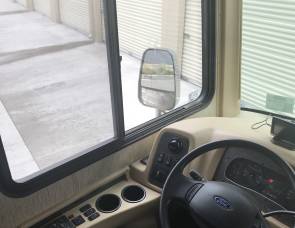2015 Newmar Canyonstar 3911
