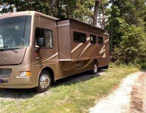 2014 Winnebago 35 F VISTA