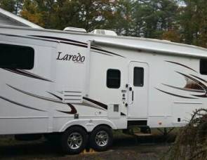2009 Keystone Laredo