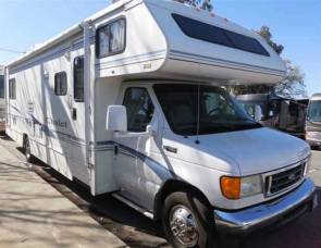 2003 Winnebago 31CR