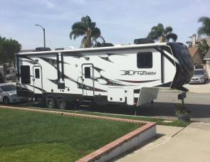 2016 Let me set up our Fuzion Toyhauler for you