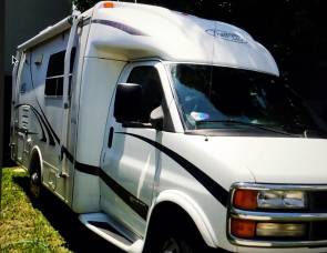 2002 Trail Lite by R-Vision B+
