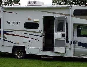 2005 Coachmen Freelander 2500 WB
