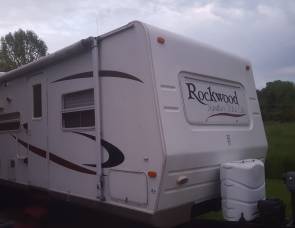2007 Forest River Rockwood 8317SS