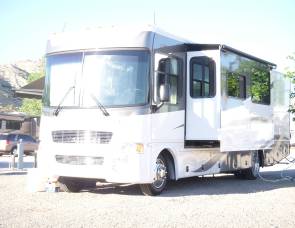 2008 GULFSTREAM INDEPENDENCE / BUNK BEDS