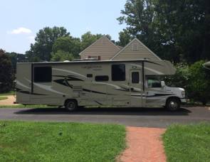 2015 Coachman Leprechaun 319DS
