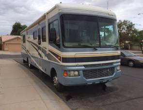 2005 Fleetwood Bounder 35E