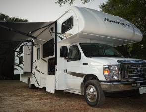 2017 Forest River Sunseeker 3170DS Bunkhouse and Outdoor Entertainment