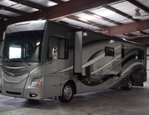 2015 Fleetwood Discovery 40G