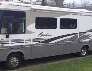 2003 Winnebago Adventurer 33V with Unlimited Mileage