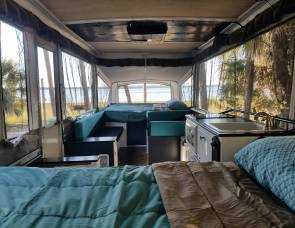 2009 Coleman Fleetwood 'Fun Seeker' (DELIVERY, SETUP AND REMOVAL AVAILABLE*)