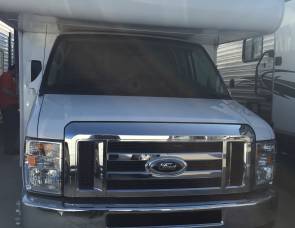 2014 Winnebago Winnie Minnie