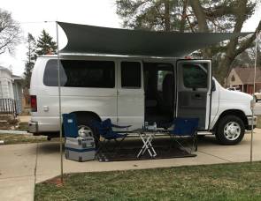 2008 FORD Econoline 350 xlt, 5 seats.