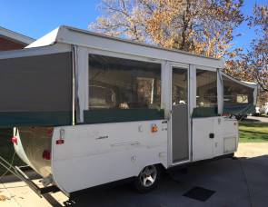 2005 Jayco Select w/High Walls & sleeps 6