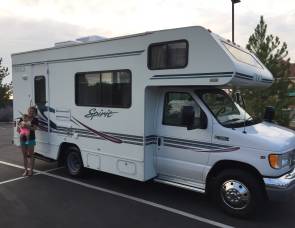 2002 Sleeps 4 Adults 2 Kids - Itasca Spirit 22'