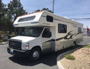 2010 FORD 28FT CLASS C RV DRIVES LIKE A CAR NICK NAME(LILLY)