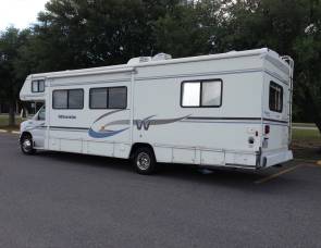 2004 Winnebago / Minnie