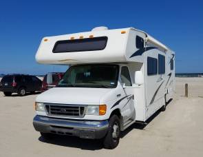 2009 Coachman 32' Sleeps 8