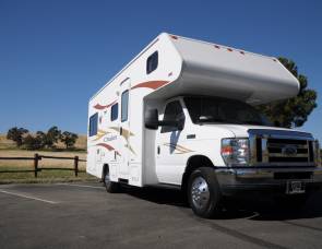 2012 Winnebago Chalet 24v