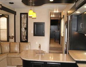 2013 Heartland Road Warrior RW425