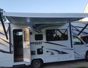 2017 8 Seater Gulfstream (Seats/Sleeps 8)