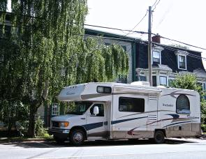 2005 Coachmen Freelander Ford E450