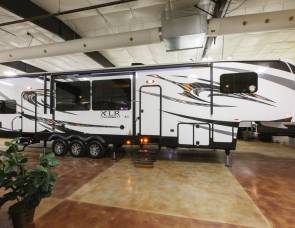 2015 XLR Thunderbolt toy hauler