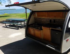 2006 Dutchman Tag Along (DELIVERY, SETUP AND REMOVAL AVAILABLE*)