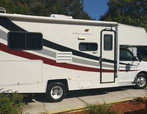 2008 Coachmen Freelander 23 QB * like new * available Thanksgiving
