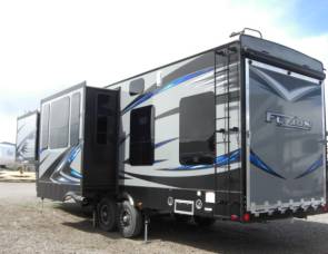 2015 Keystone Fuzion Toy Hauler 331
