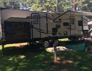 2016 FR Tracer 3150BHD - Sleeps 8! Bunkhouse!