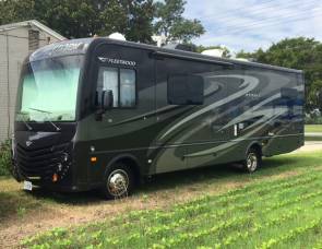 2015 Fleetwood Storm 32H