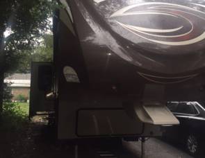 2013 Heartland Sundance 3310CL Platinum