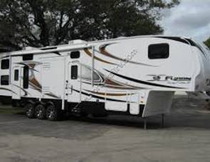2010 fusion toy hauler