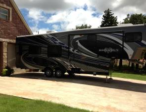 2012 Bighorn Titanium Fifth Wheel