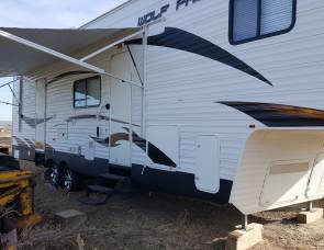 2012 Forest Rivers- Wolf pack/toy hauler