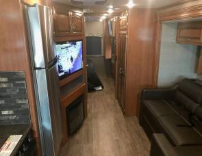 2018 Holiday Rambler Vacationer 32A