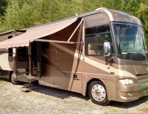 2008 Winnebago Adventurer