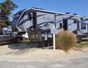 2015 Keystone Fuzion 371 Toy Hauler with Golf Cart!!!