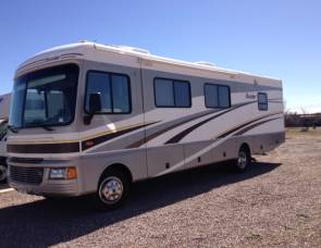 2005 32' Fleetwood Bounder w/2 Slides